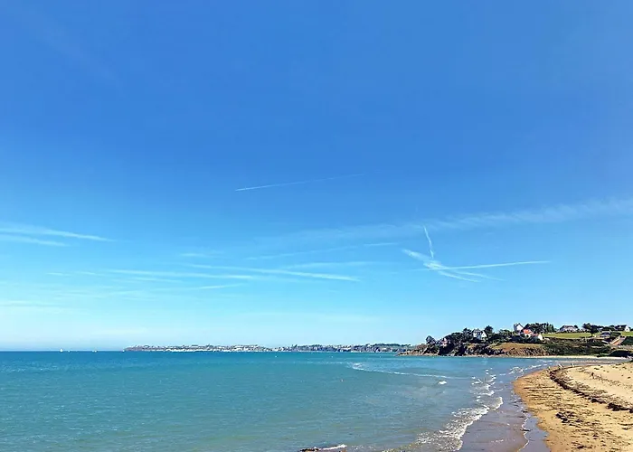 T2 Avec Ascenseur, Hypercentre, A 50m De La Plage, Wifi, Tv Connectee, Linge En Option - Fr-1-361-4 Granville