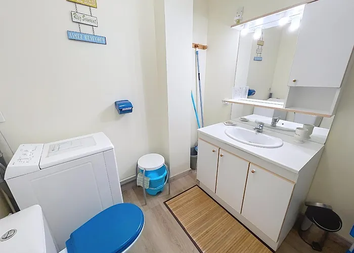 T2 Avec Ascenseur, Hypercentre, A 50m De La Plage, Wifi, Tv Connectee, Linge En Option - Fr-1-361-4 * Granville